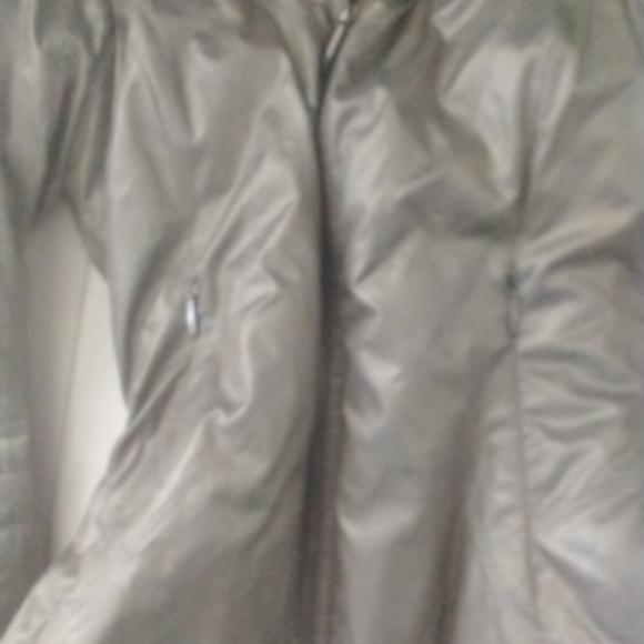 Sexy body hugging‎ fitted Spyder light weight winter jacket - Picture 5 of 8